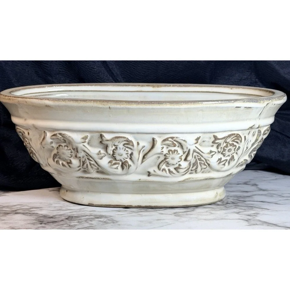 Ivory White leaf Floral Embossed Ceramic Indoor/Outdoor Planter/Pot  11.5(p2893)